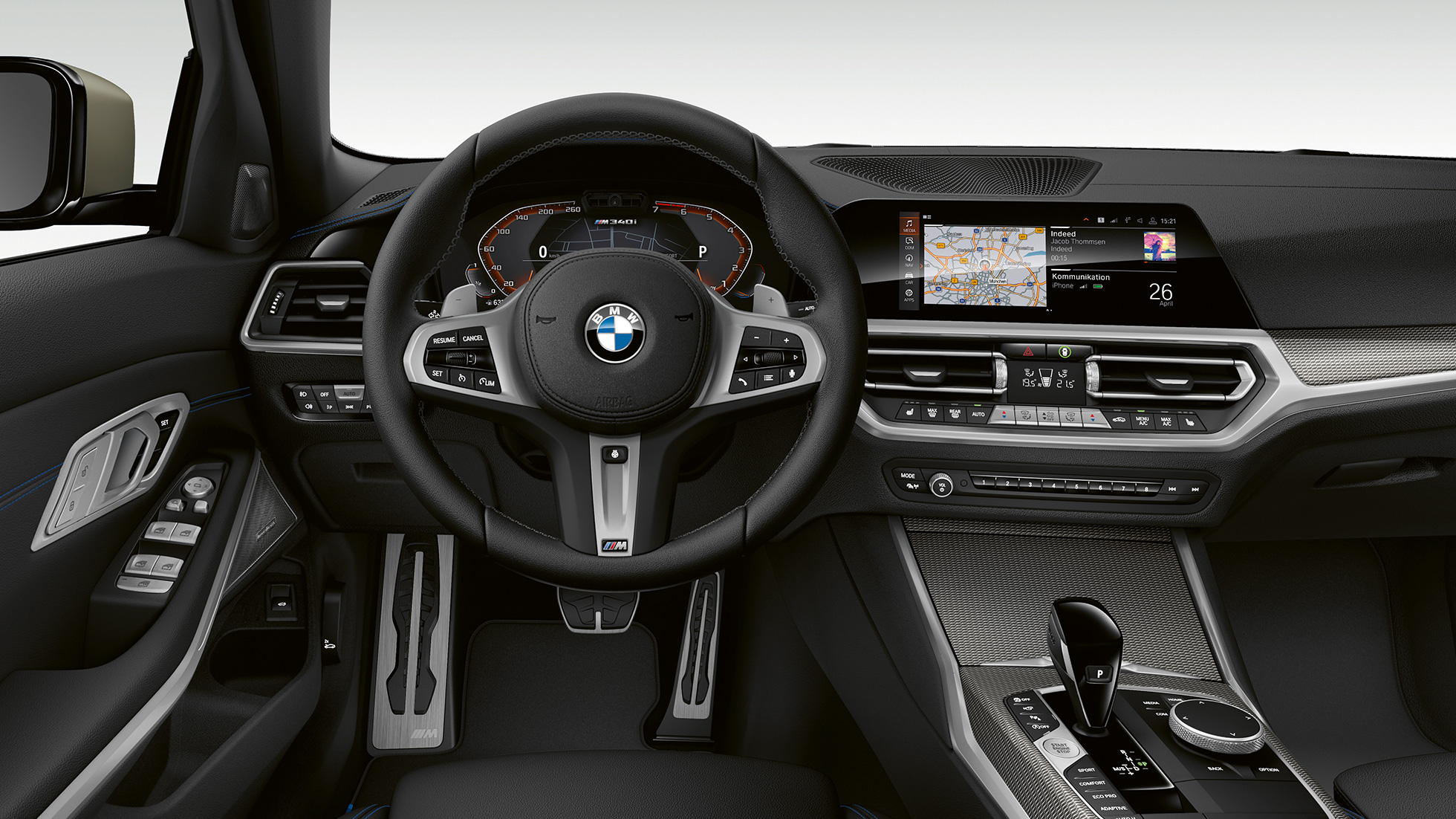 BMW 3-sarjan Sedan, M340i xDrive -mallin ohjaamo. Lähikuva BMW 3-sarjan M340i xDrive Sedanin kuljettajan paikasta.