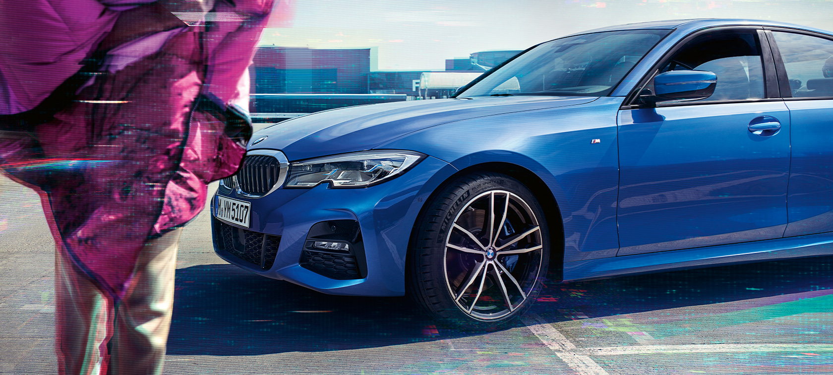 BMW 3-sarjan Sedanin kuljettajanavustin Connectivity BMW 3-sarjan Sedan BMW 330i kuljettajanavustin Connectivity