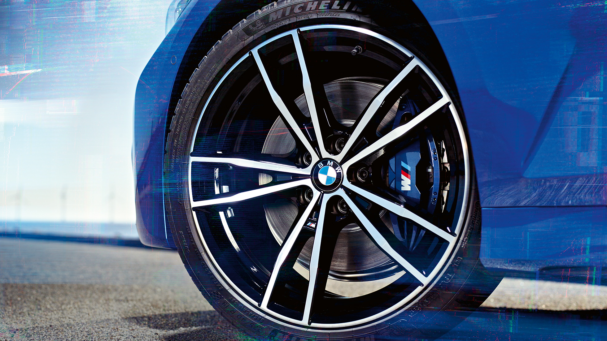 BMW 3-sarjan Sedan, kevytmetallivanteet 791 M. Lähikuva BMW 3-sarjan Sedanin 19'' kevytmetallivanteista 791 M Jetblack.