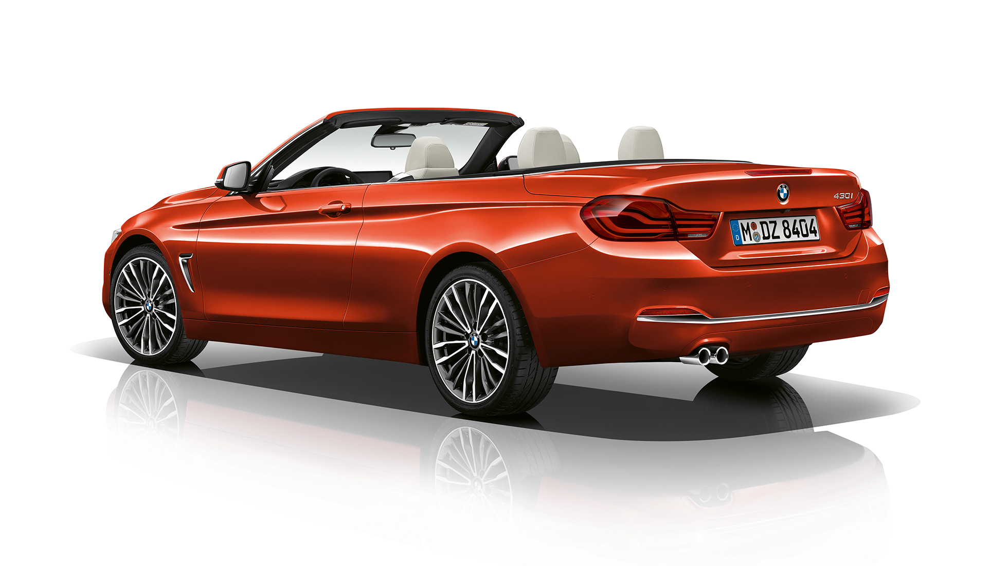 BMW 4-sarjan Cabrio, Business Luxury kolmen neljäsosan näkymä perästä BMW 4-sarjan Cabrio, Business Luxury, kolmen neljäsosan näkymä perästä