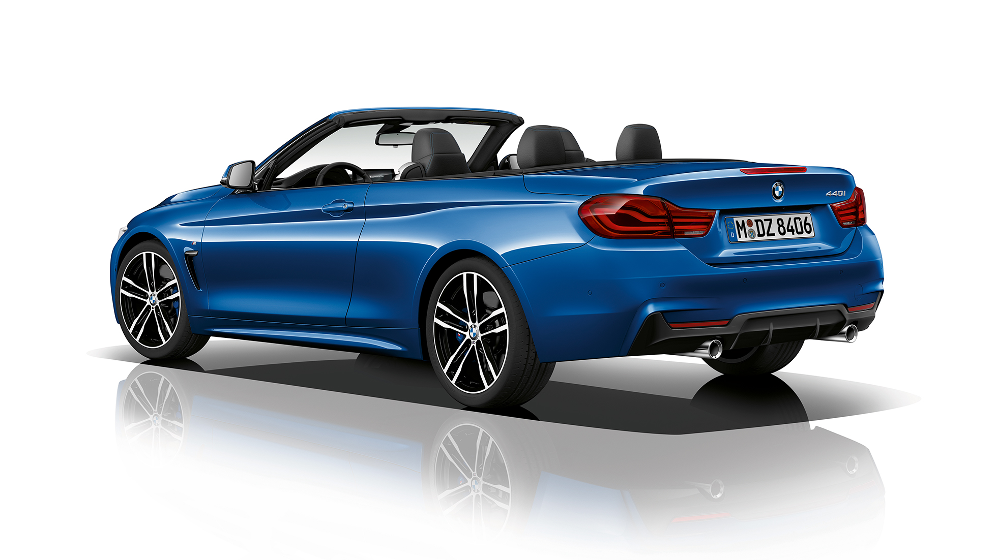 BMW 4-sarjan Cabrio, Business M Sport kolmen neljäsosan näkymä perästä BMW 4-sarjan Cabrio, Business M Sport, kolmen neljäsosan näkymä perästä
