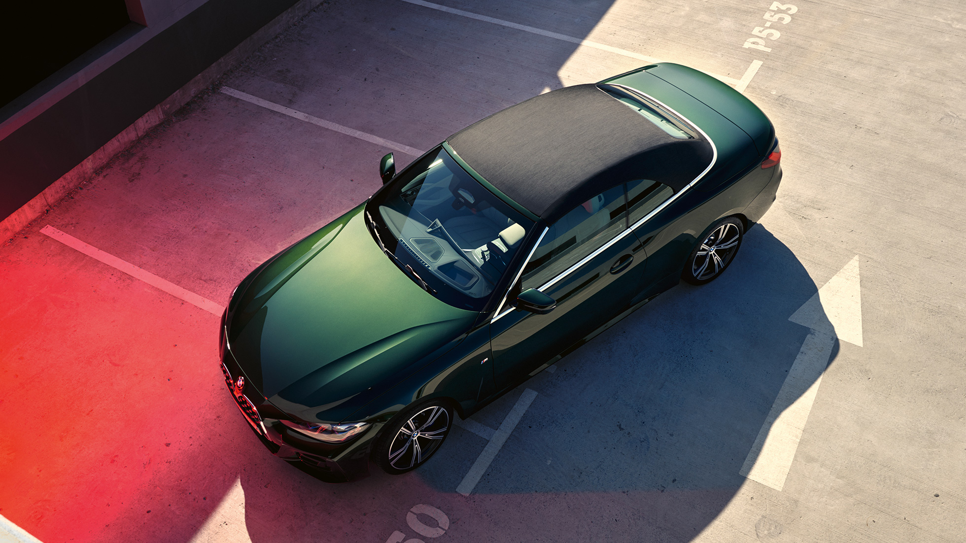 Lintuperspektiivi kangaskatto BMW 4-sarjan Cabrion G23 2020 BMW 4-sarjan Cabrio G23 2020 metalliväri Sanremo Green lintuperspektiivi kangaskatto