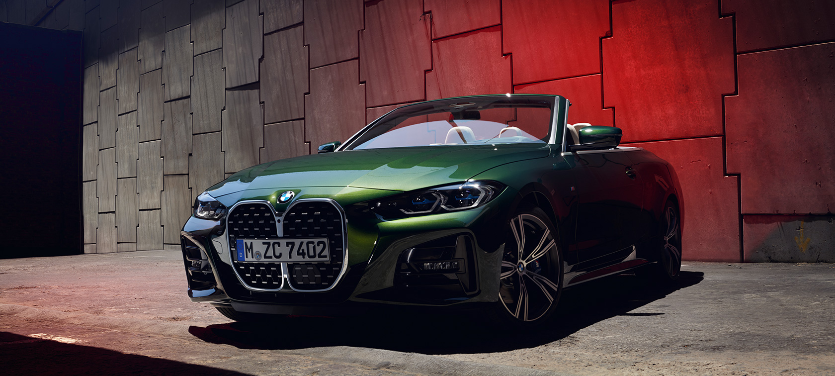 BMW 4-sarjan Cabrio G23 2020 metalliväri Sanremo Green kolmen neljäsosan näkymä edestä 