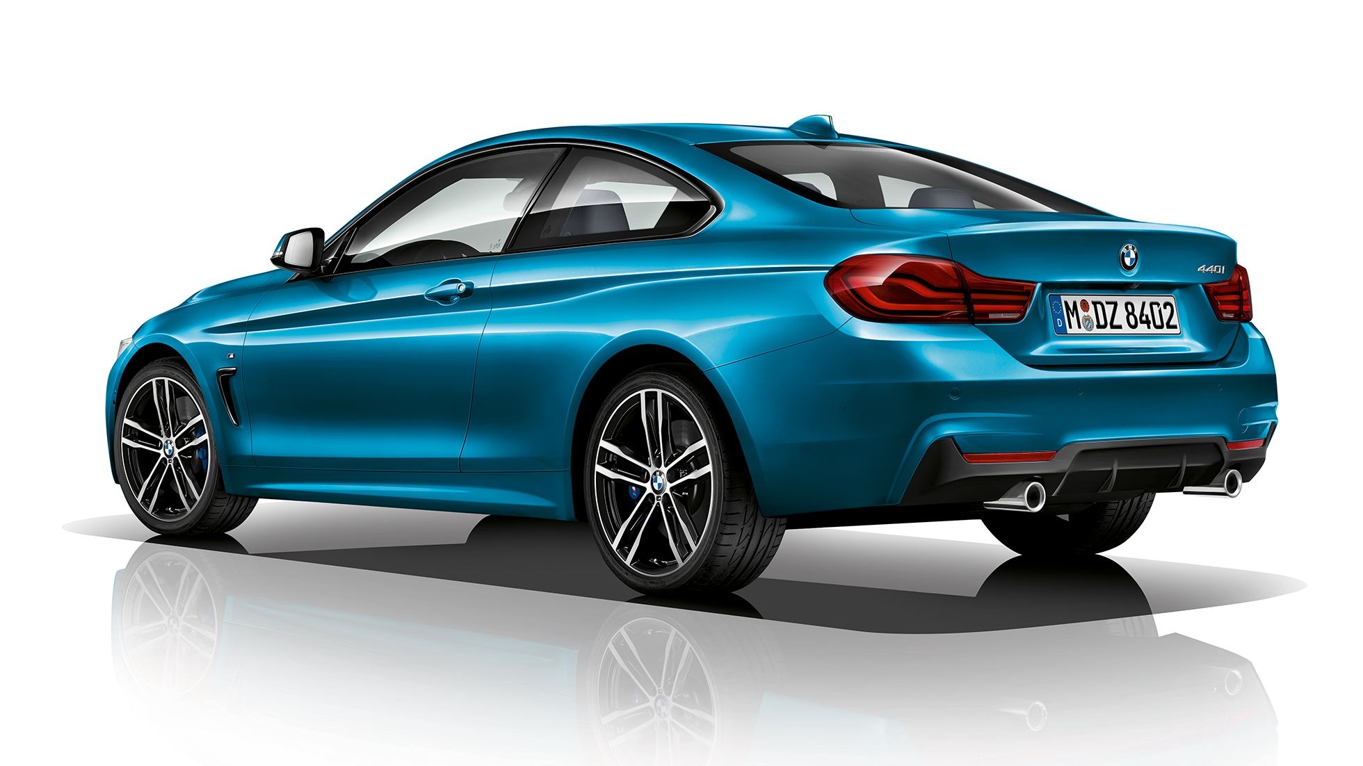 BMW 4-sarjan Coupé, Business M Sport kolme neljäsosan näkymä perästä BMW 4-sarjan Coupé, Business M Sport, kolme neljäsosan näkymä perästä