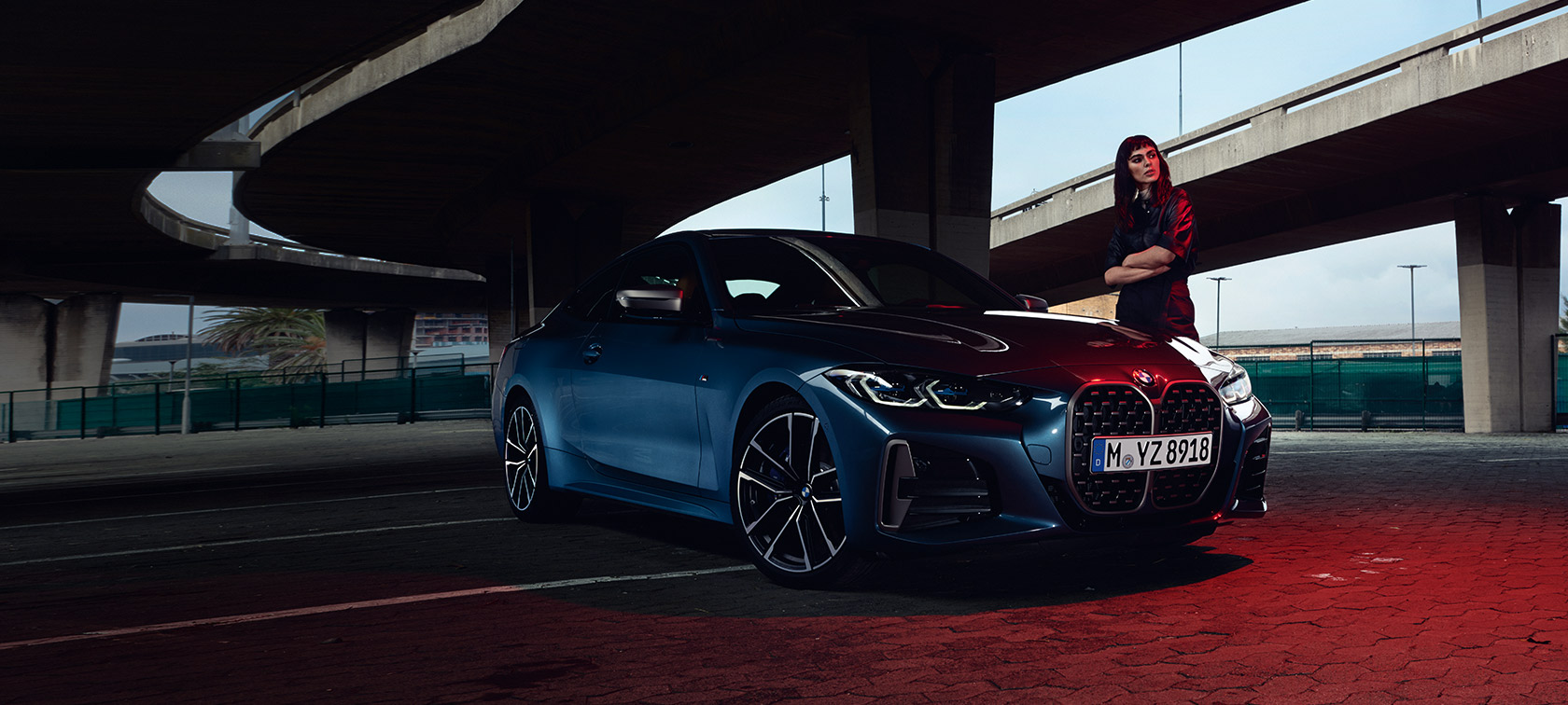 BMW 4-sarjan Coupé G22 2020, kolmen neljäsosan näkymä keulasta ja malli