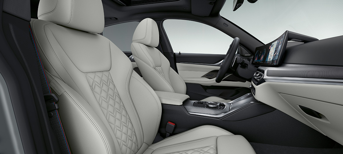 Nahkaverhoilu Ivory White BMW 4-sarjan Gran Coupé G26 2021, sisätila Laajennettu BMW Individual -nahkaverhoilu Merino, värinä Ivory White, BMW 4-sarjan Gran Coupé G26 2021, sisätila