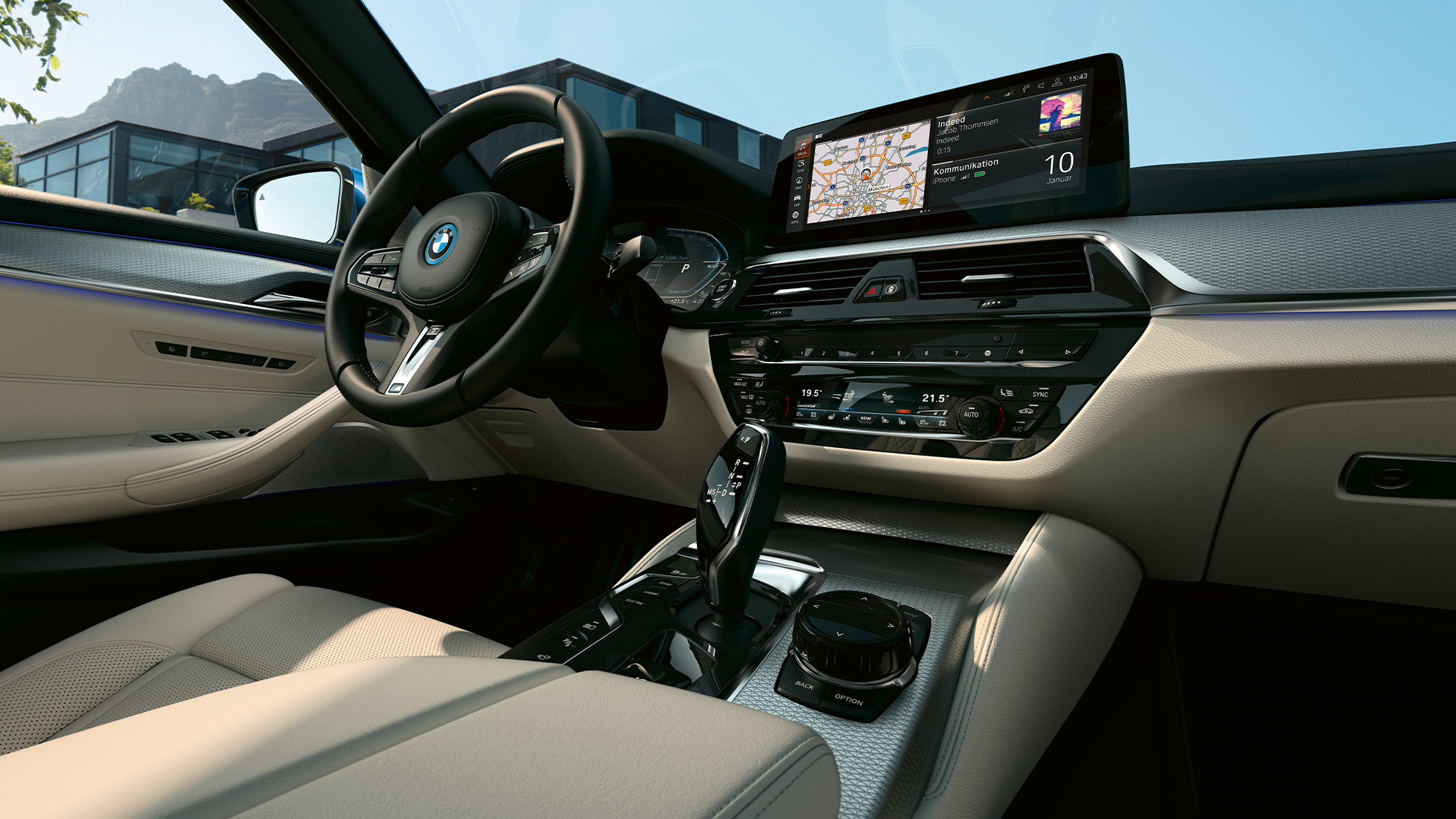 Sisätila BMW 5-sarjan Sedan G30 Tietonäyttö & nahkainen urheiluohjauspyörä BMW 5-sarjan Sedan G30 Facelift 2020 sisätila