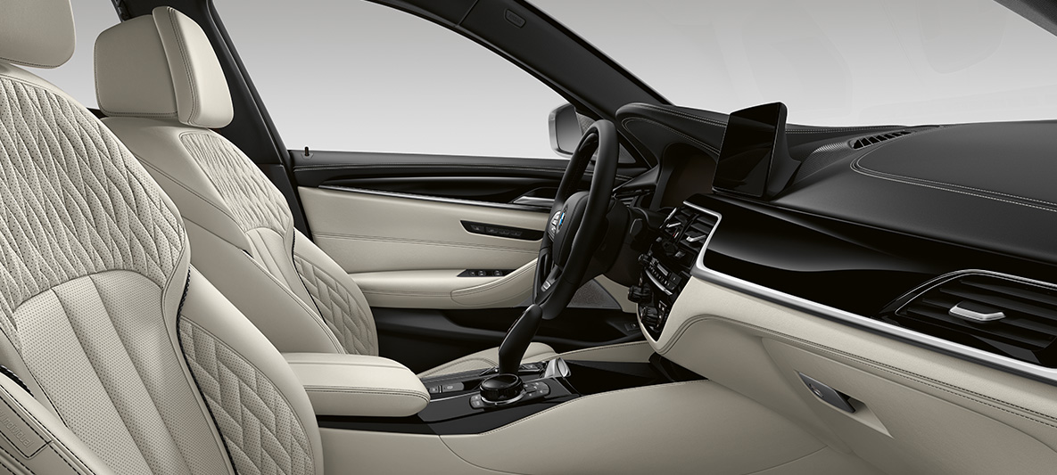 Täysnahka BMW 5-sarjan Sedan G30 Individual sisätila Täysnahka BMW 5-sarjan Sedan Individual G30 Facelift 2020 sisätila ohjaamo