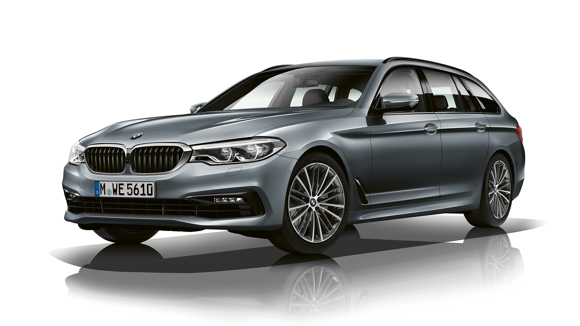 Sport Line, kolmen neljäsosan näkymä BMW 5-sarjan Touringin etuosasta Sport Line, BMW 5-sarjan Touring 520d Touring G31, metalliväri Bluestone, kolmen neljäsosan näkymä etuosasta
