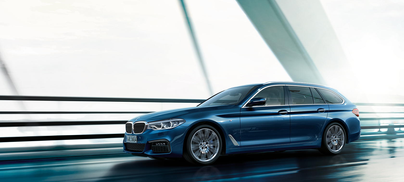 BMW 5-sarjan Touringin mallit ja varusteet Mallit, varusteet, BMW 5-sarjan Touring 530d xDrive Touring G31, metalliväri Mediterranean Blue, sivunäkymä