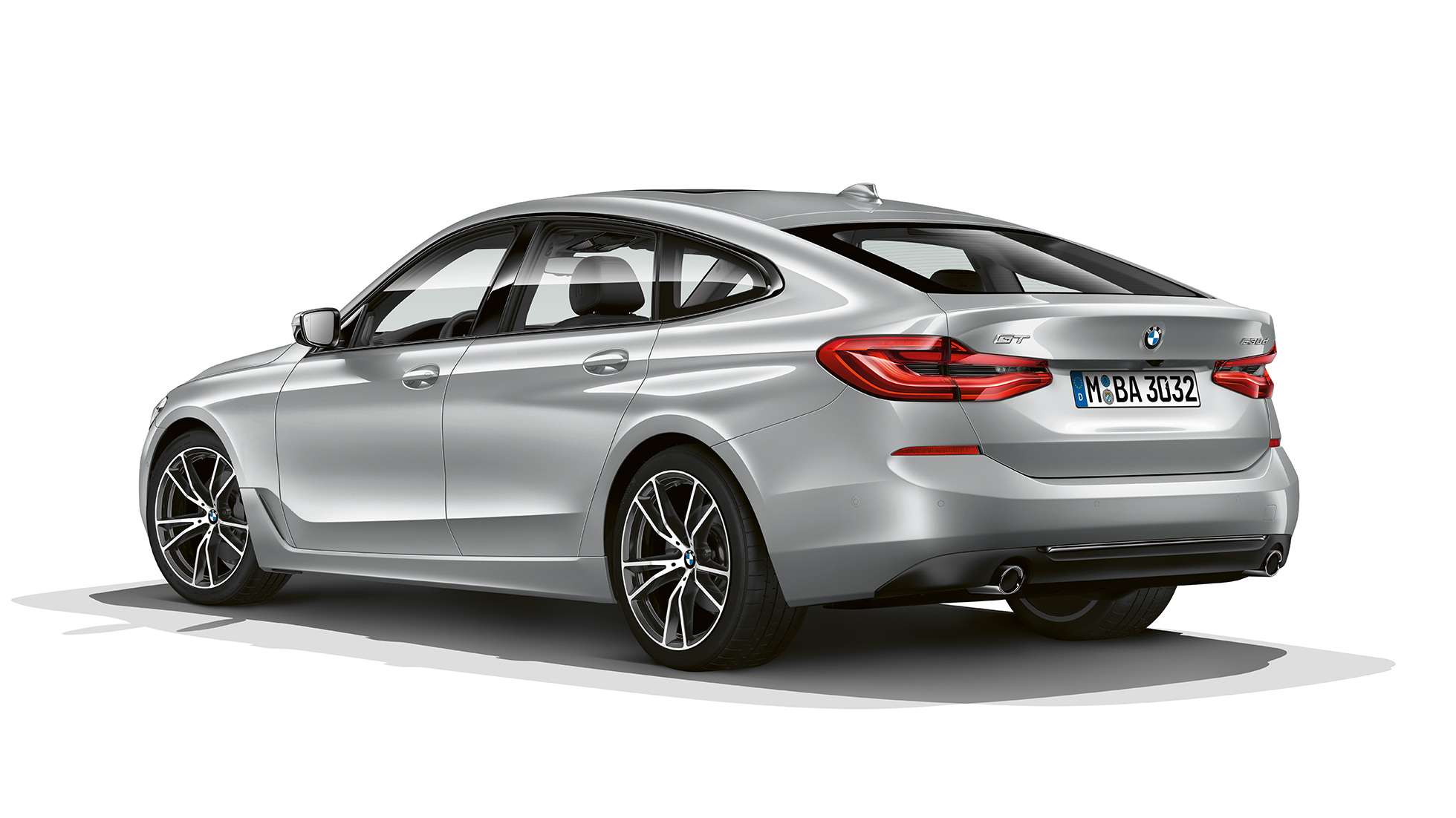 BMW 6-sarjan Gran Turismo G32, Sport Line, kolmen neljäsosan näkymä perästä BMW 6-sarjan Gran Turismo G32 2017, Sport Line, metalliväri Business Sport Glacier Silver White, kolmen neljäsosan näkymä perästä