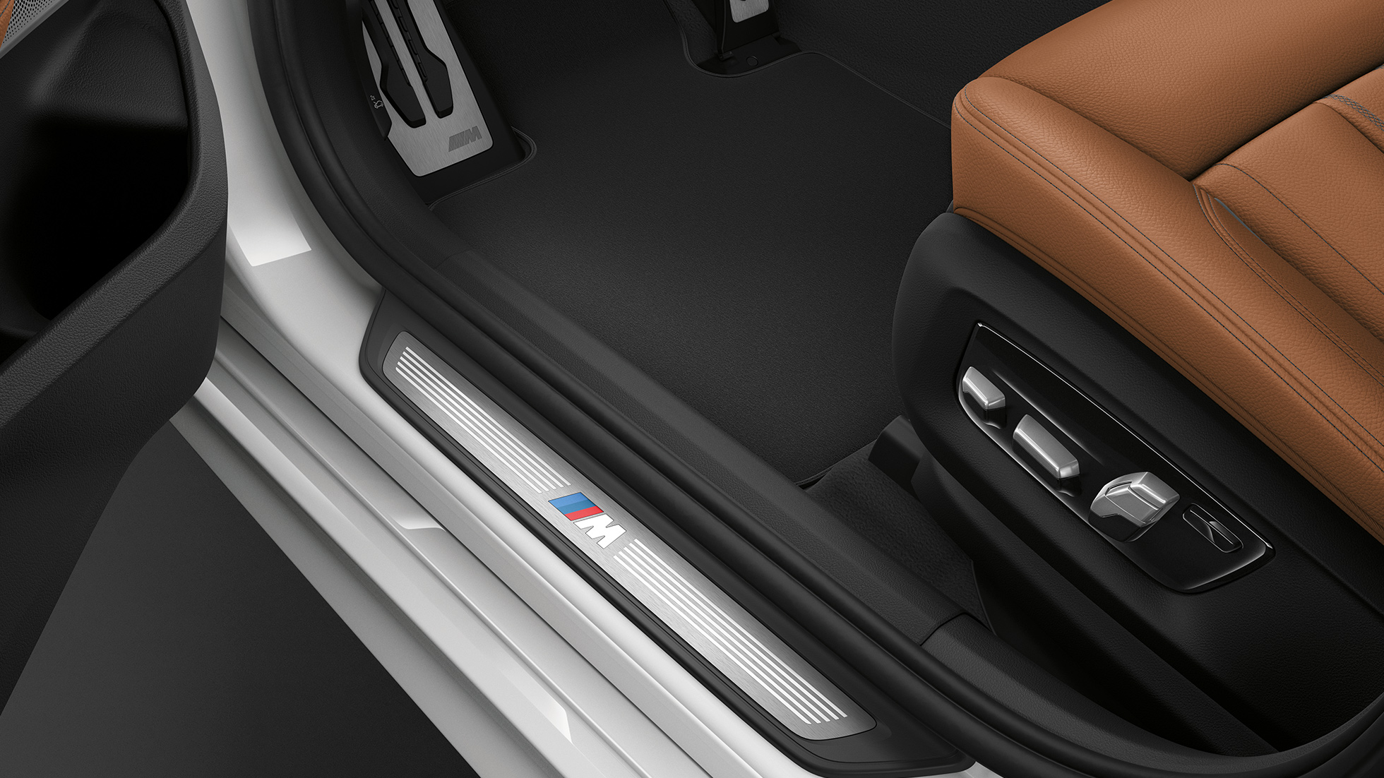 BMW 6-sarjan Gran Turismo G32, M Sport -paketti, perä, kynnyslista BMW 6-sarjan Gran Turismo G32 2017, M Sport -paketti, metalliväri Mineral White, kynnyslista