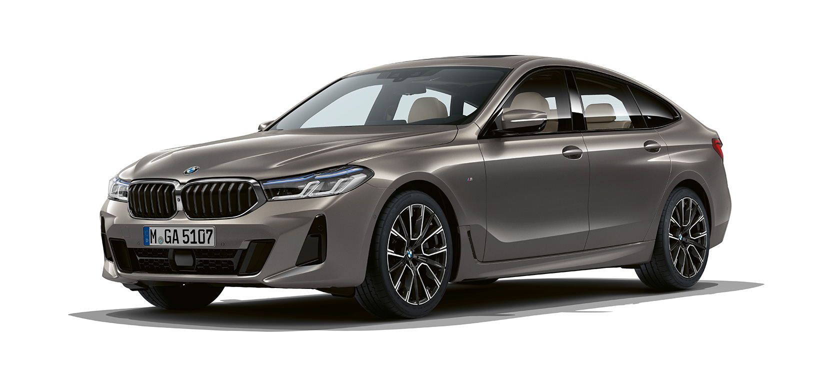 BMW 6-sarjan Gran Turismo G32 2020 BMW 6-sarjan Gran Turismo 640i xDrive G32 2020 Bernina Grey kolmen neljäsosan näkymä etuosasta sivuperspektiivissä