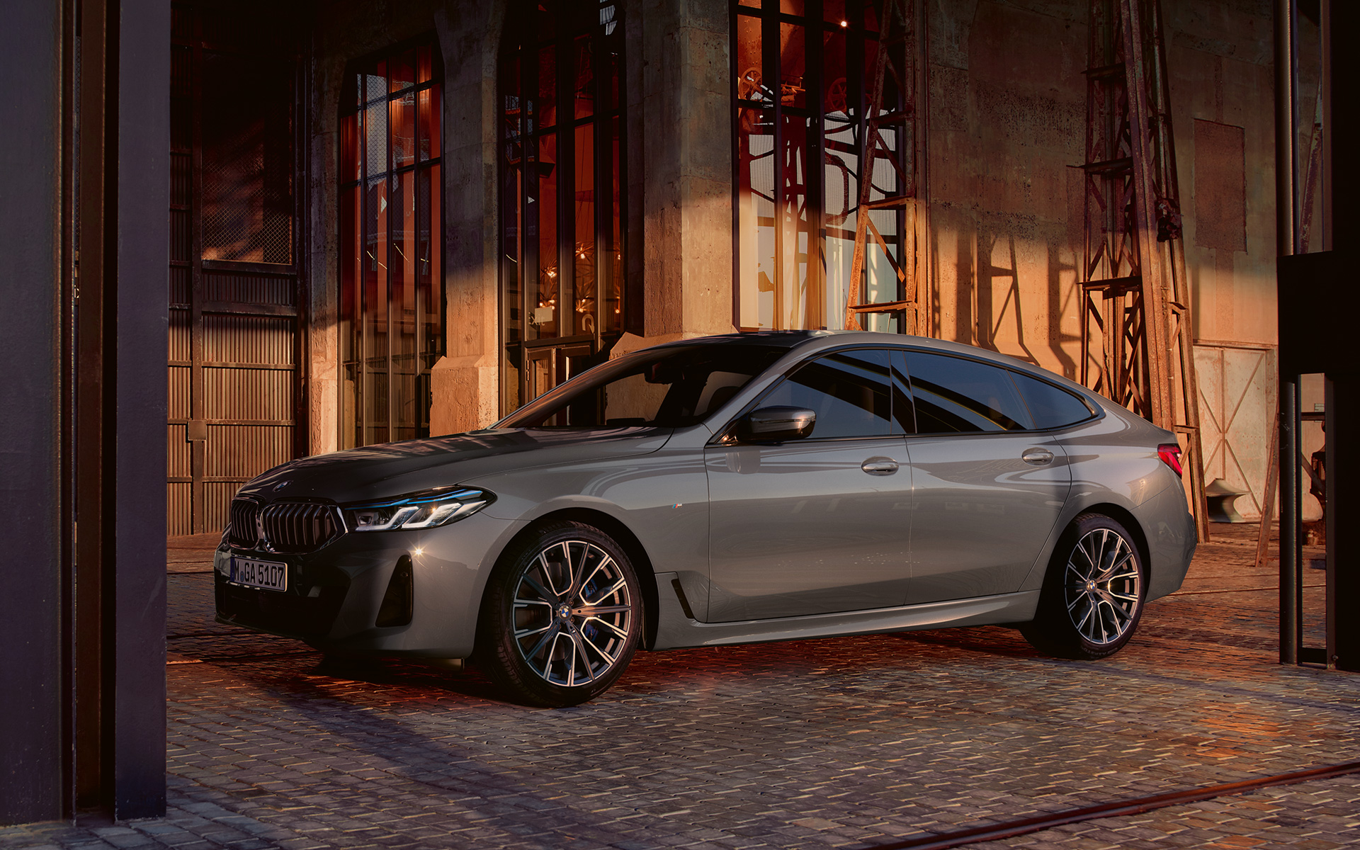 Siluetti BMW 6-sarjan Gran Turismo G32 2020 BMW 6-sarjan Gran Turismo 640i xDrive G32 2020 Bernina Grey sivuperspektiivi