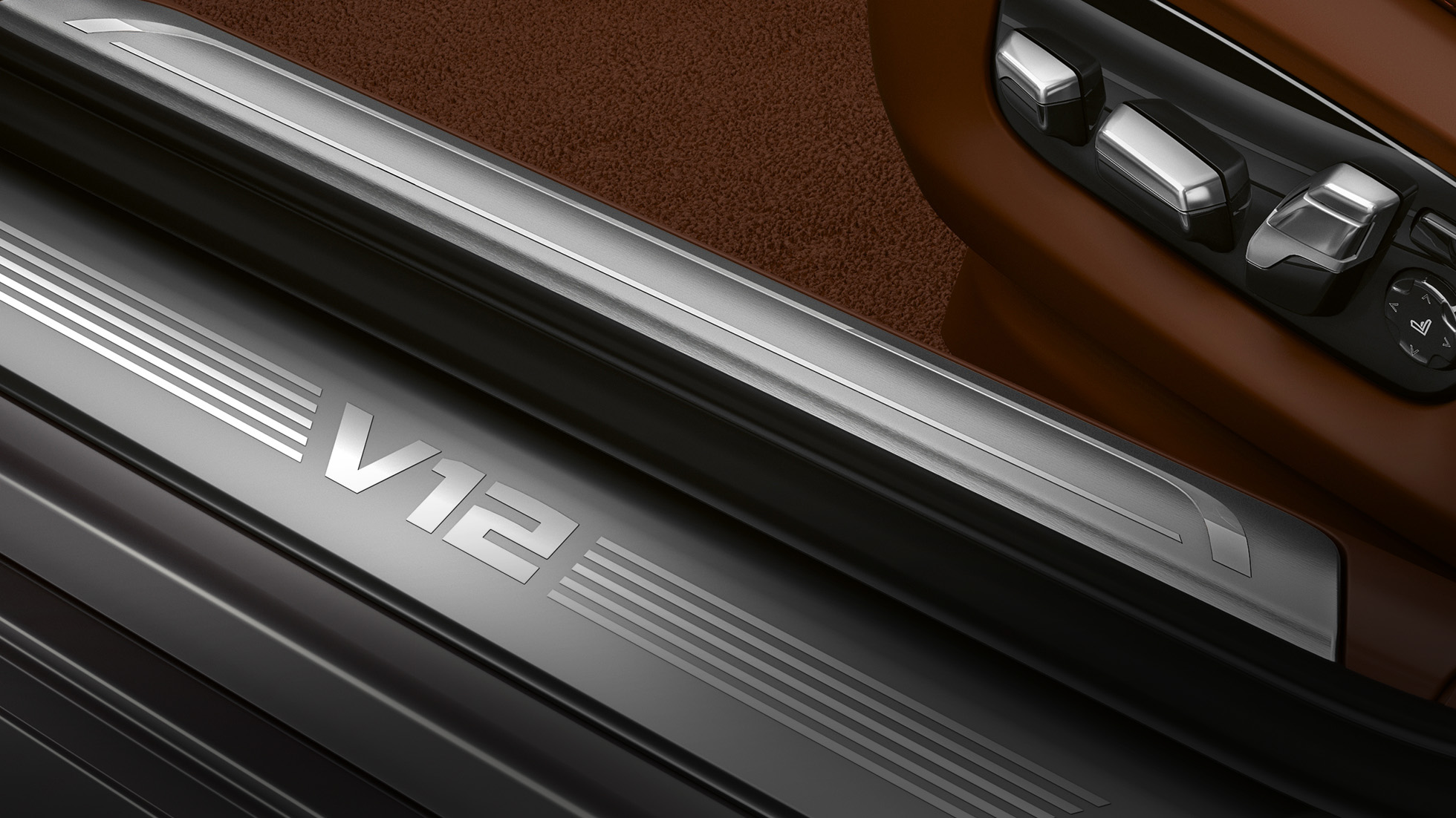 BMW V12-moottori BMW M760Li xDrive: Lähikuva V12-moottorista