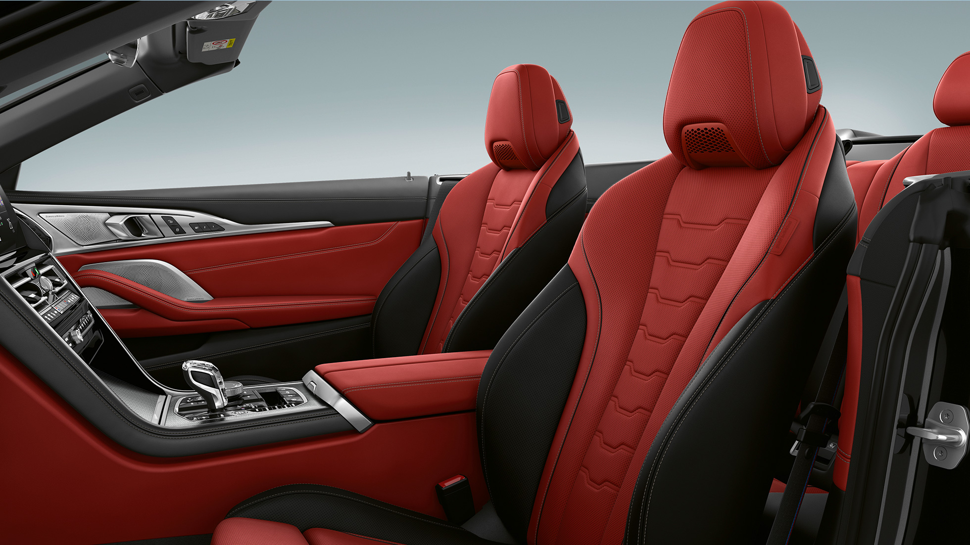 BMW M850i xDrive, Carbon Black -metalliväri, laajennettu BMW Individual -nahkaverhoilu Merino värinä Fiona Red / Black. BMW M850i xDrive, Carbon Black -metalliväri, laajennettu BMW Individual -nahkaverhoilu Merino värinä Fiona Red / Black.