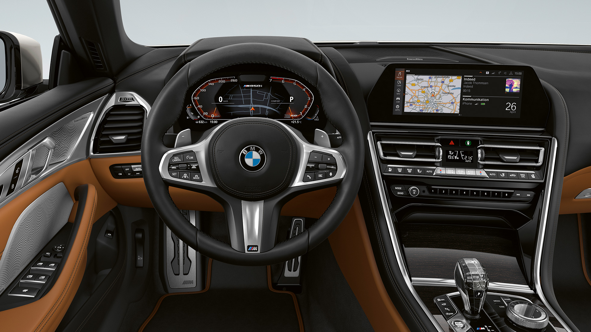 BMW M850i xDrive, Mineral White -metalliväri, ohjaamo ja nahkainen M ohjauspyörä. BMW M850i xDrive, Mineral White -metalliväri, ohjaamo ja nahkainen M ohjauspyörä.