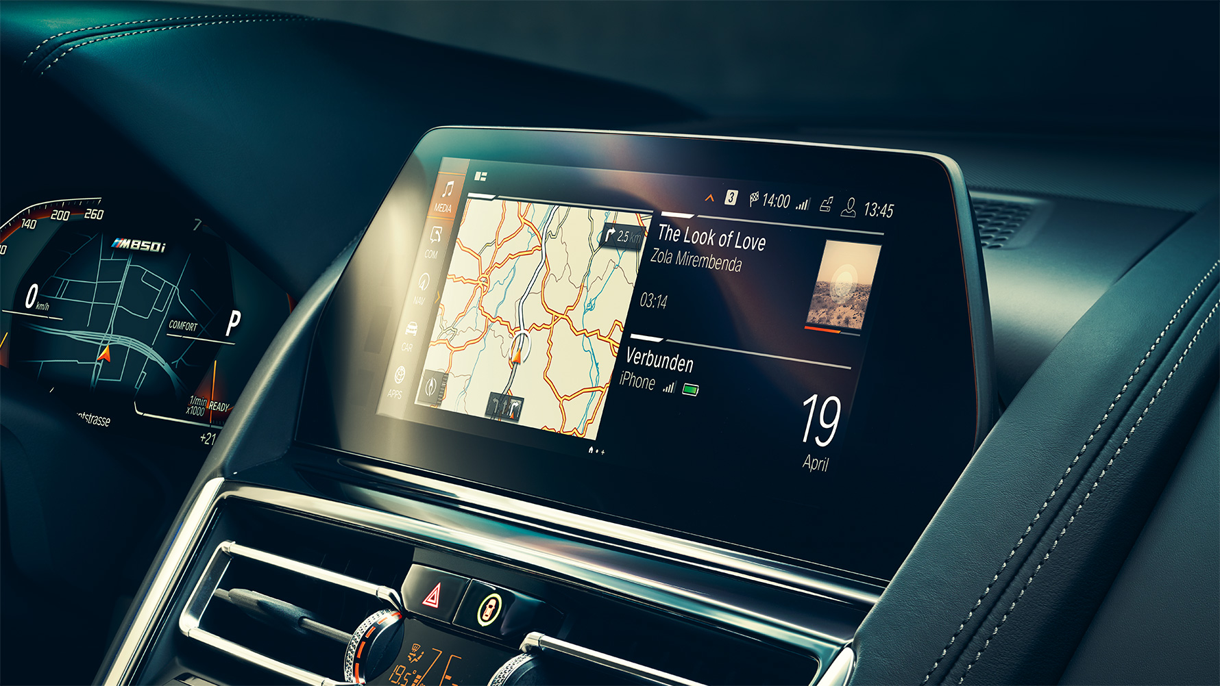 BMW 8-sarjan Coupé, BMW Live Cockpit Professional BMW 8-sarjan Coupén sisätila, monitoiminäyttö ja BMW Live Cockpit Professional.