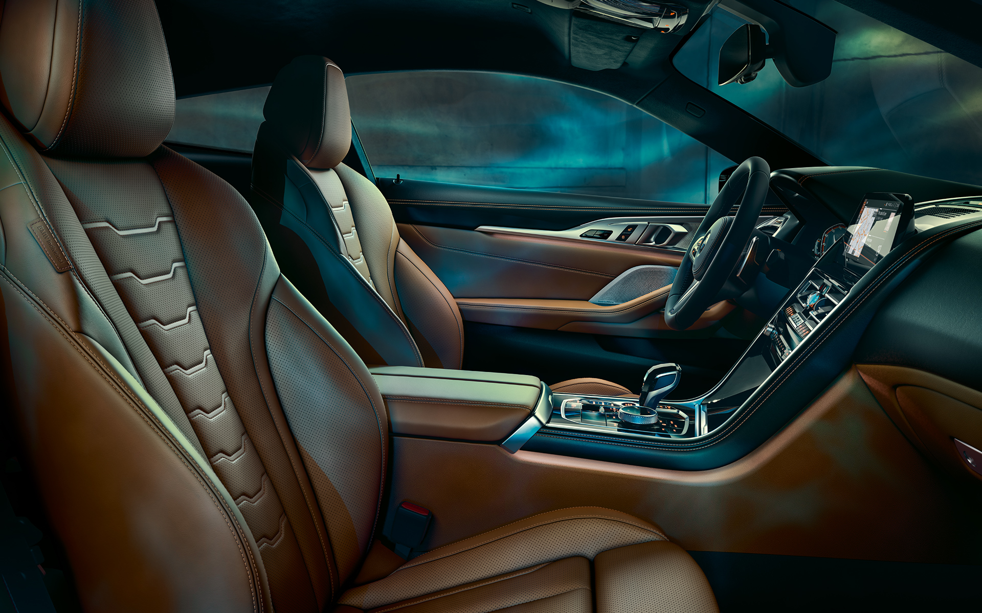 BMW 8-sarjan Coupé, sisätila BMW 8-sarjan Coupén sisätila, keskipisteenä ohjaamo.