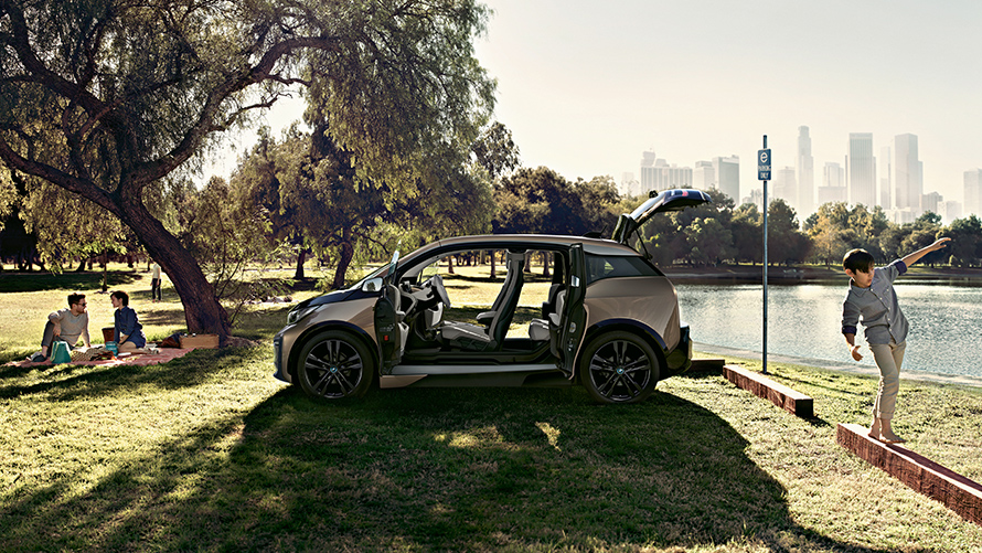 BMW i3 CHARGED EDITION alk. 43700€. BMW i3 CHARGED EDITION alk. 43700€.