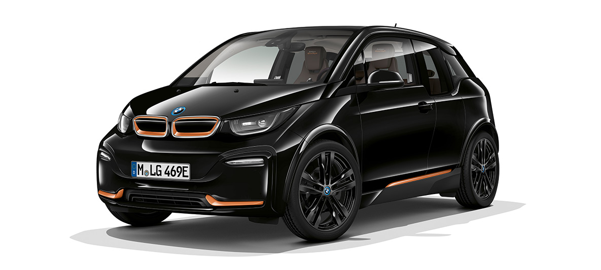 BMW i3s Edition RoadStyle 2019, 3/4-näkymä edestä BMW i3s Edition RoadStyle 2019 I01 Fluid Black, jossa E-Copper-korostukset, 3/4-näkymä edestä