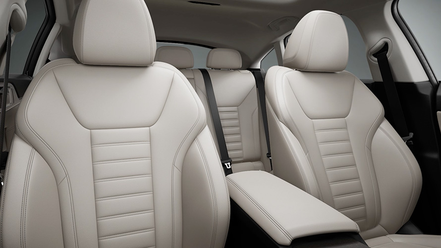 BMW i4 eDrive40 G26 2021 Mineral White sisätilan designin kohokohdat yhteenvetona video BMW i4 eDrive40 G26 2021 Mineral White sisätilan designin kohokohdat yhteenvetona video