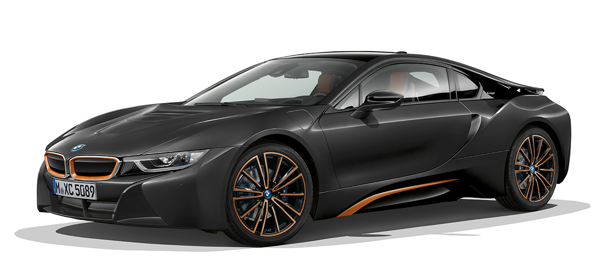 BMW i8 Coupé Ultimate Sophisto Edition, 3/4-näkymä edestä BMW i8 Coupé Ultimate Sophisto Edition, Sophisto Grey, 3/4-näkymä edestä