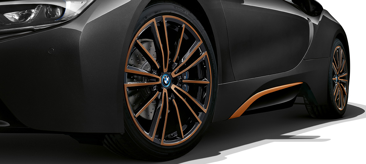 Kevytmetallivanne, värinä E-Copper, BMW i8 Roadster Ultimate Sophisto Edition Kevytmetallivanne, värinä E-Copper, BMW i8 Roadster Ultimate Sophisto Edition, ulkopuoli