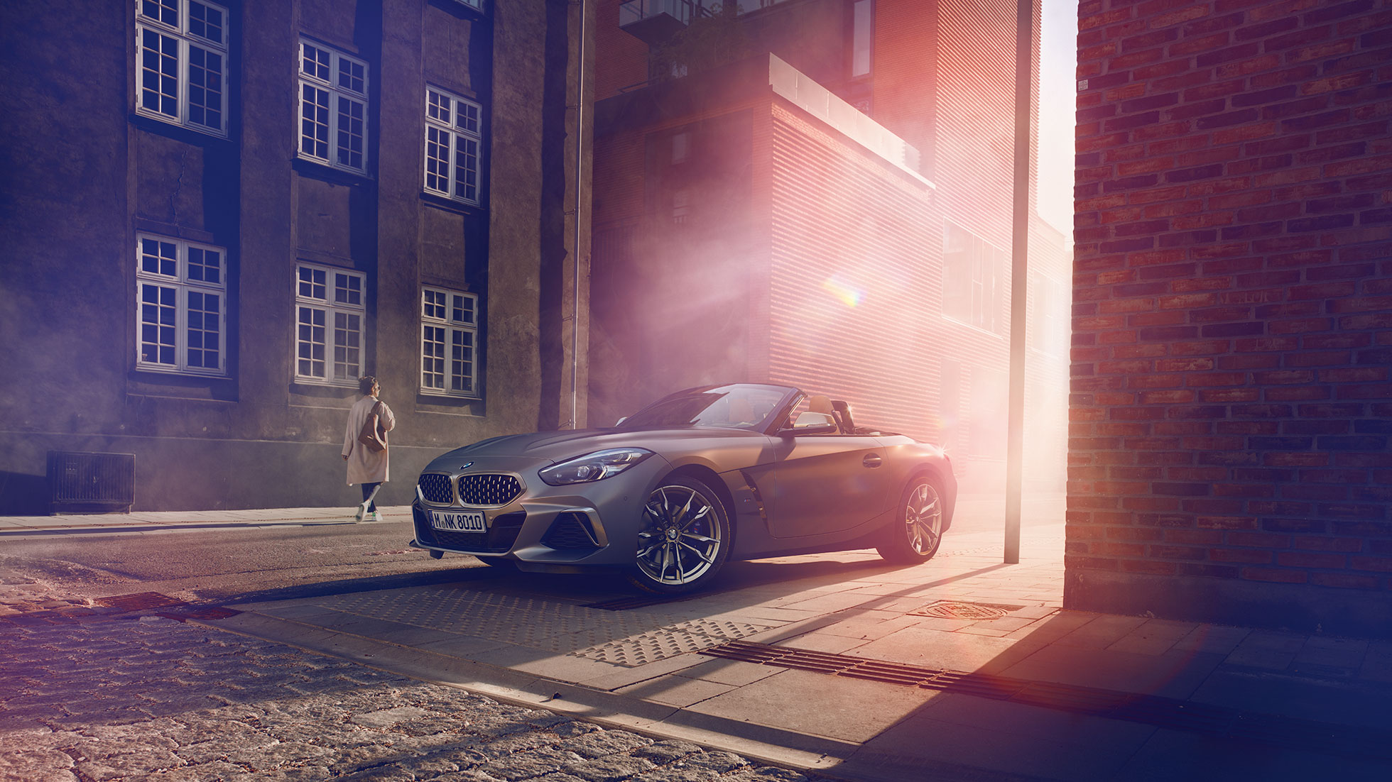 BMW Z4 M40i G29, kolmen neljäsosan näkymä keulasta BMW Z4 Roadster M40i G29 2019 Cabrio BMW Individual -metalliväri Frozen Grey, kolmen neljäsosan näkymä keulasta