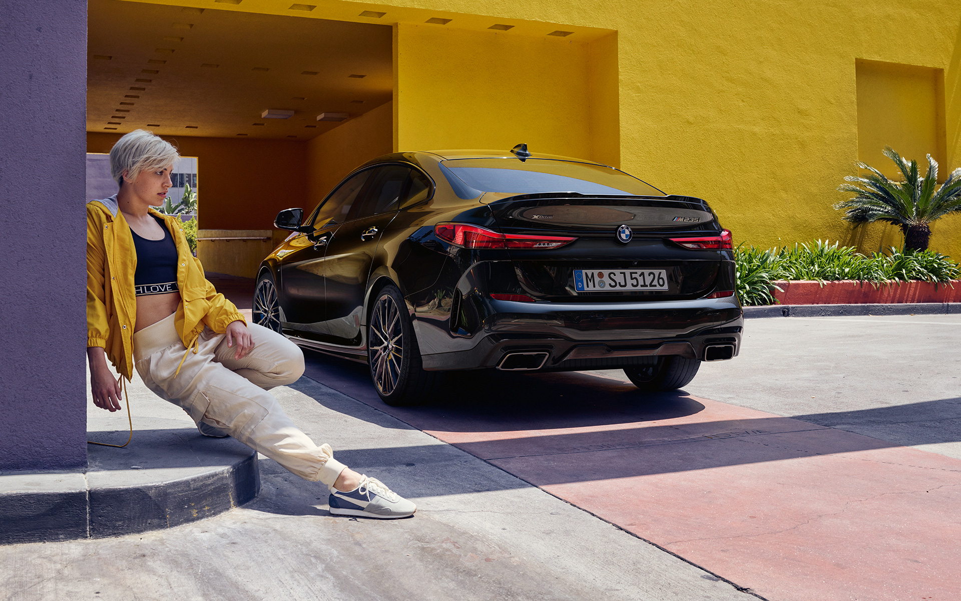 Coupé-linja, BMW M235i xDrive Gran Coupé F44 Coupé-linja, BMW M235i xDrive Gran Coupé F44 2020 metalliväri Black Sapphire, kolmen neljäsosan sivunäkymä