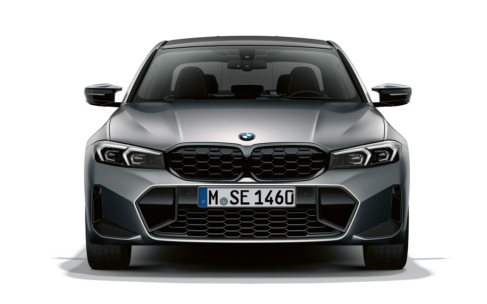 Näkymä keulasta jäähdyttimen BMW-säleikkö BMW M340i xDrive Sedan G20 BMW M340i xDrive Sedan G20 BMW Individual Frozen Pure Grey -metalliväri, näkymä keulasta jäähdyttimen BMW-säleikön kanssa