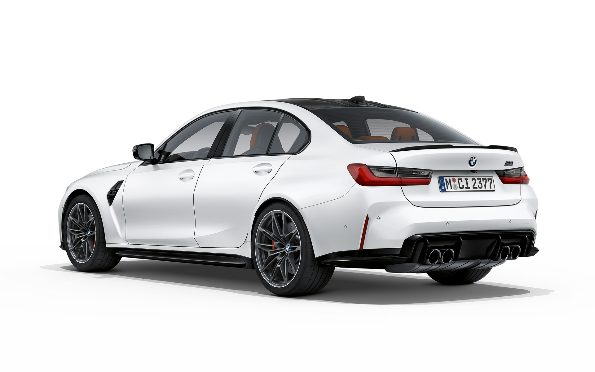 BMW M3 Competition G80 2020 metalliväri Frozen Brilliant White, 3/4-näkymä perästä