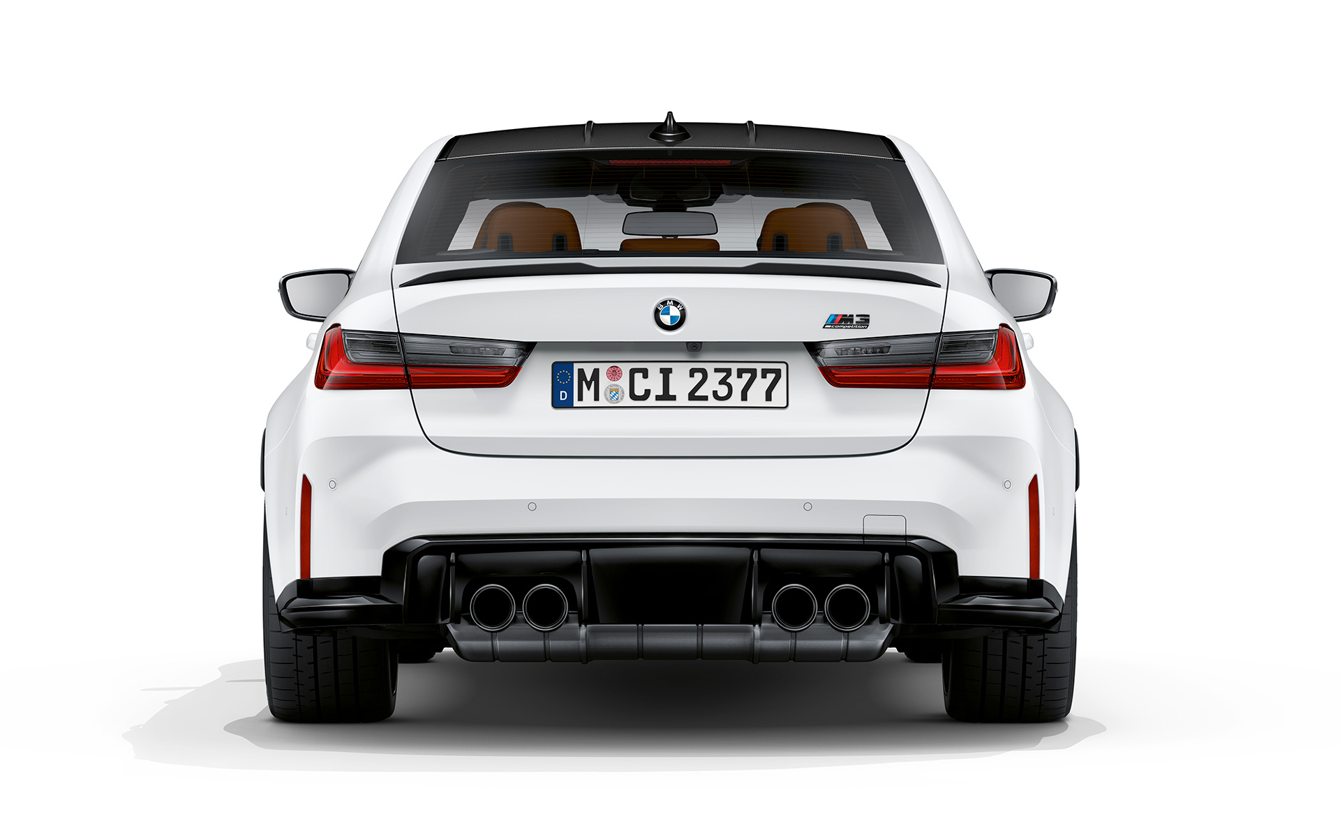 BMW M3 Competition G80 2020 metalliväri Frozen Brilliant White, näkymä perästä