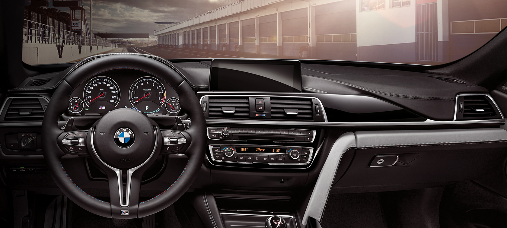 BMW M4 Cabrio yhteydet BMW M4 Cabrio yhteydet