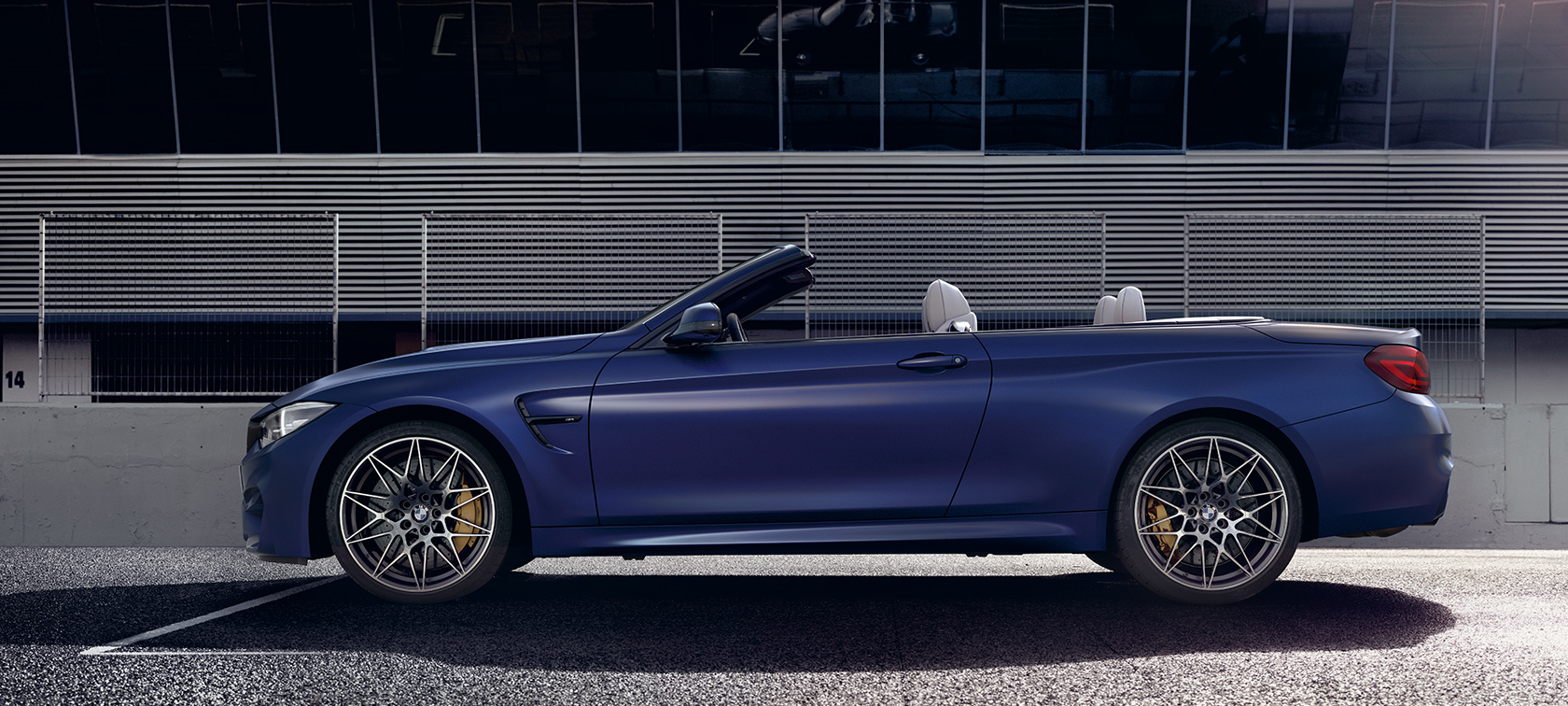 BMW M4 Cabrio muotoilu BMW M4 Cabrio muotoilu