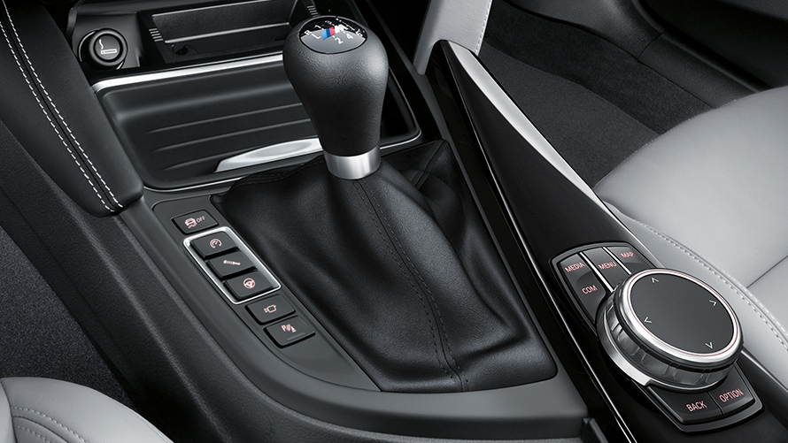BMW M4 Cabrio M manuaalivaihteisto BMW M4 Cabrio M manuaalivaihteisto
