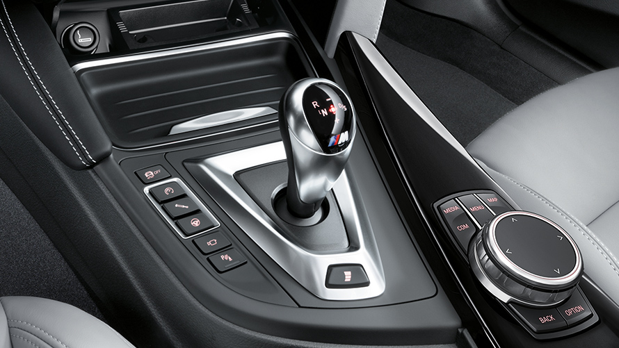 BMW M4 Cabrio M automaattivaihteisto BMW M4 Cabrio M automaattivaihteisto