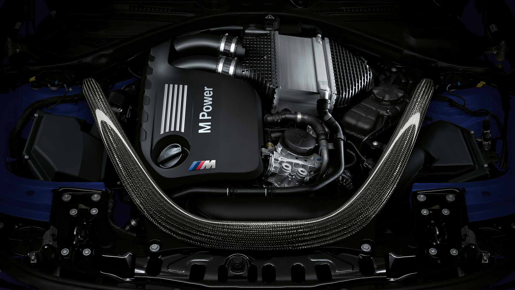 BMW M4 Cabrio, 6-sylinterinen bensiinimoottori BMW M4 Cabrio, kuusisylinterinen M TwinPower Turbo -bensiinirivimoottori