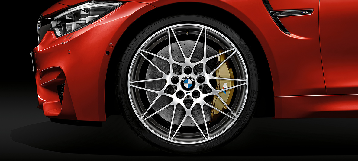 BMW M4 Coupé M Competition -paketti sisätila BMW M4 Coupé M Competition -paketti sisätila