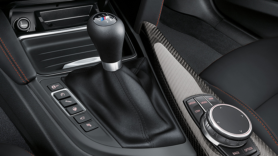 BMW M4 Coupé M manuaalivaihteisto BMW M4 Coupé M manuaalivaihteisto