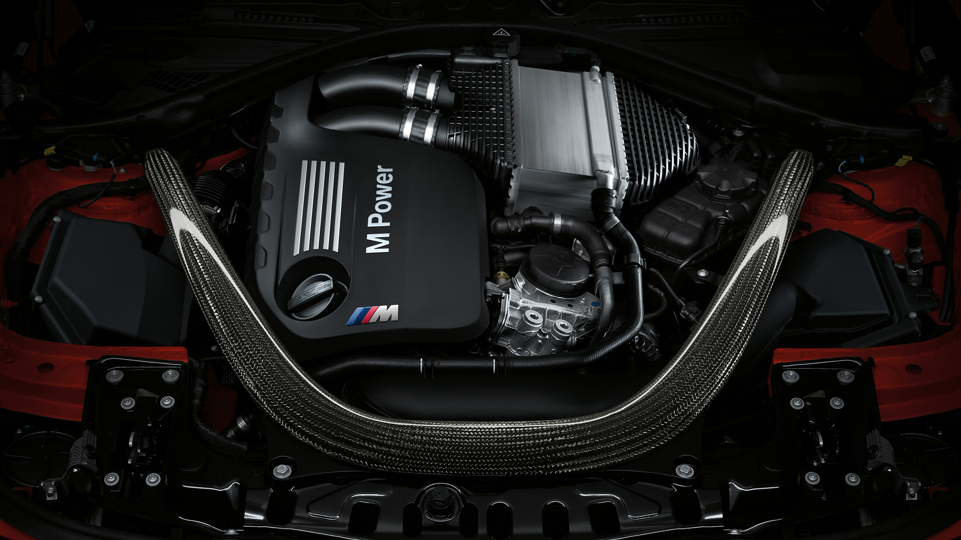 BMW M4 Coupé, 6-sylinterinen bensiinimoottori BMW M4 Coupé, kuusisylinterinen M TwinPower Turbo -bensiinirivimoottori.