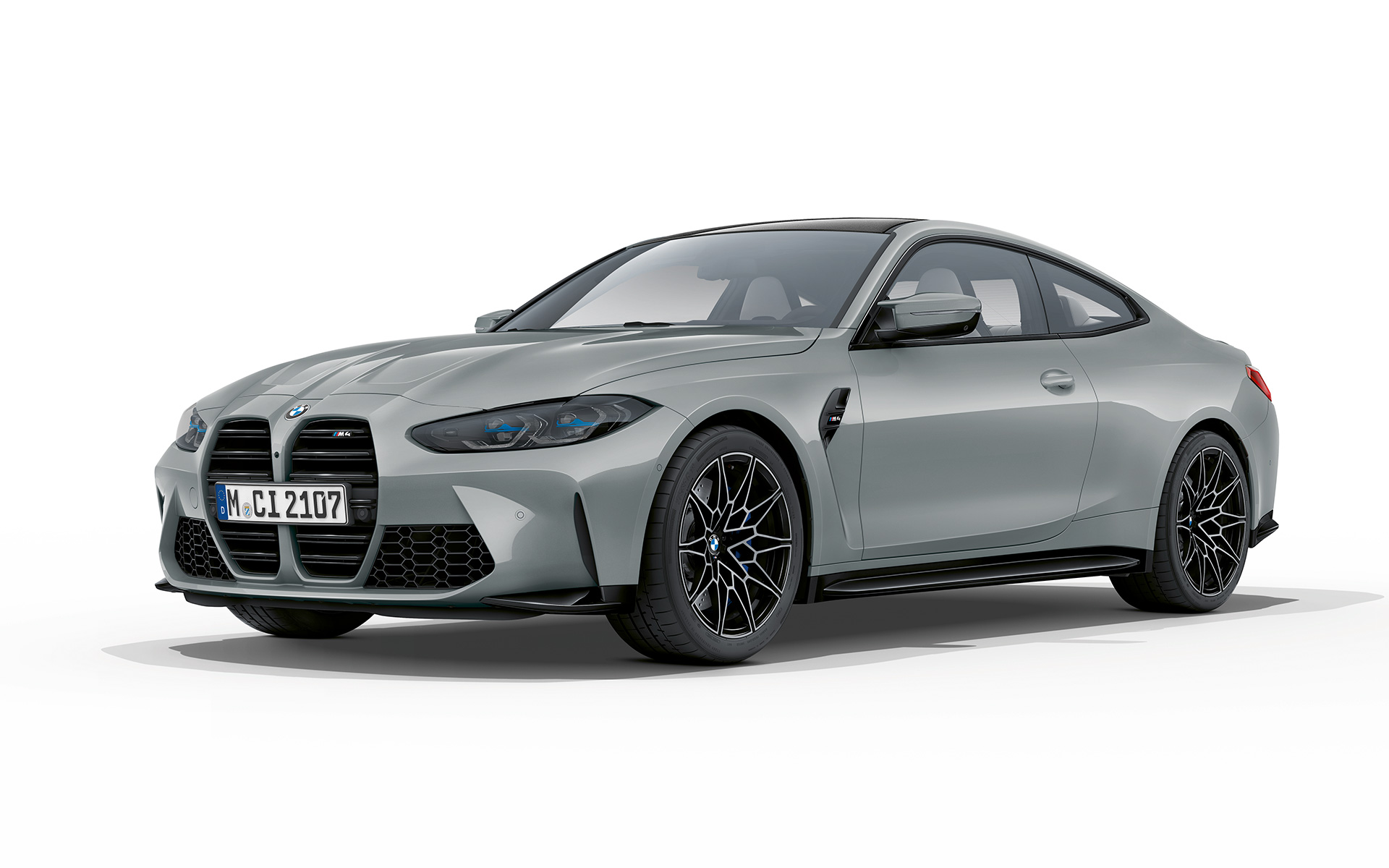BMW M4 Coupé G82 2020 metalliväri Brooklyn Grey kolmen neljäsosan näkymä edestä