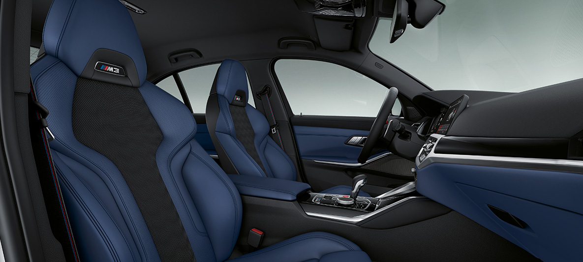BMW Individual -täysnahkaverhoilu Merino Fjord Blue / Black BMW 4-sarjan Coupé 2020 G82 sisätila BMW Individual -täysnahkaverhoilu Merino Fjord Blue / Black BMW 4-sarjan Coupé G82 2020 sisätila ohjaamo
