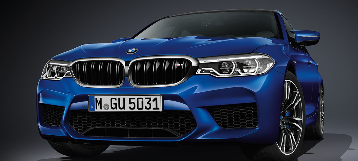M5:n etuosan muotoilu. BMW M5, etunäkymä.