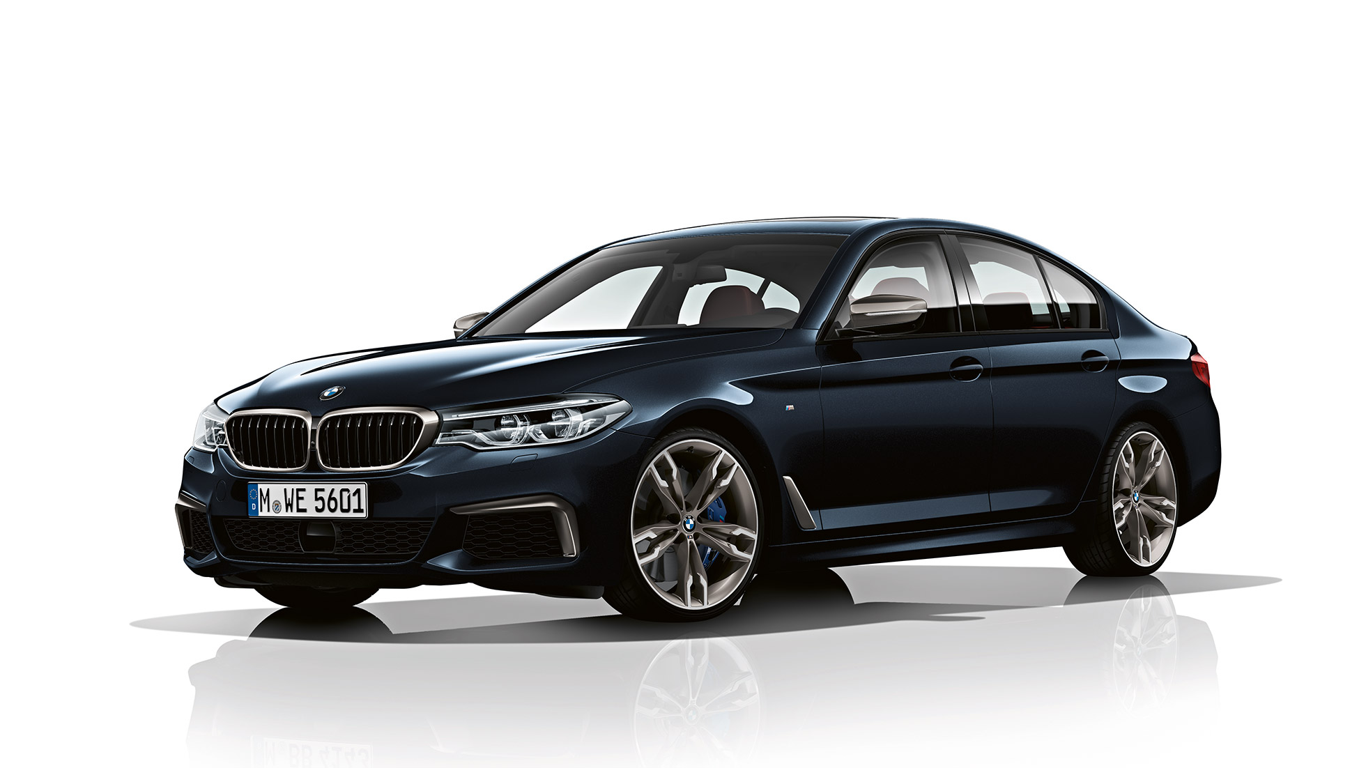 Etuosan muotoilu. BMW M550i ja BMW M550d, muotoilu, kolme neljäsosan näkymä etuosasta.