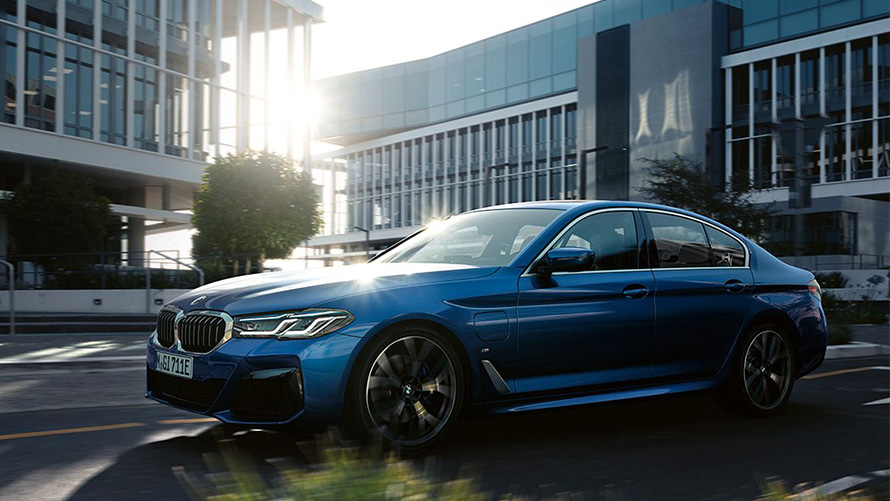 BMW 5er Limousine 540i G30 Bluestone metallic Seitenansicht