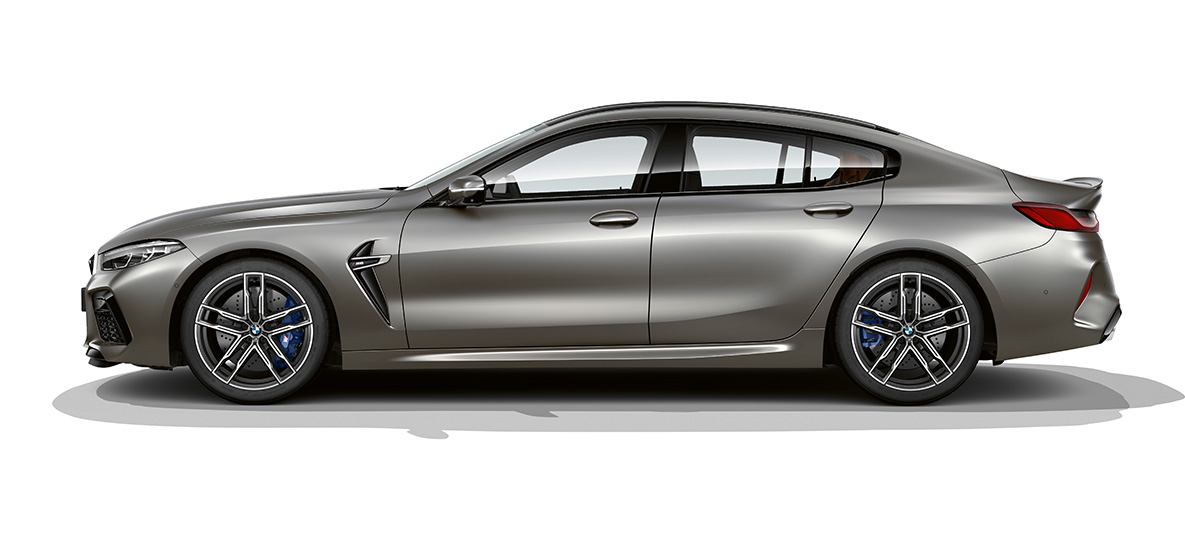 BMW M8 Gran Coupé, sivunäkymä BMW M8 Gran Coupé F93 2020 BMW Individual Frozen Dark Silver, sivunäkymä