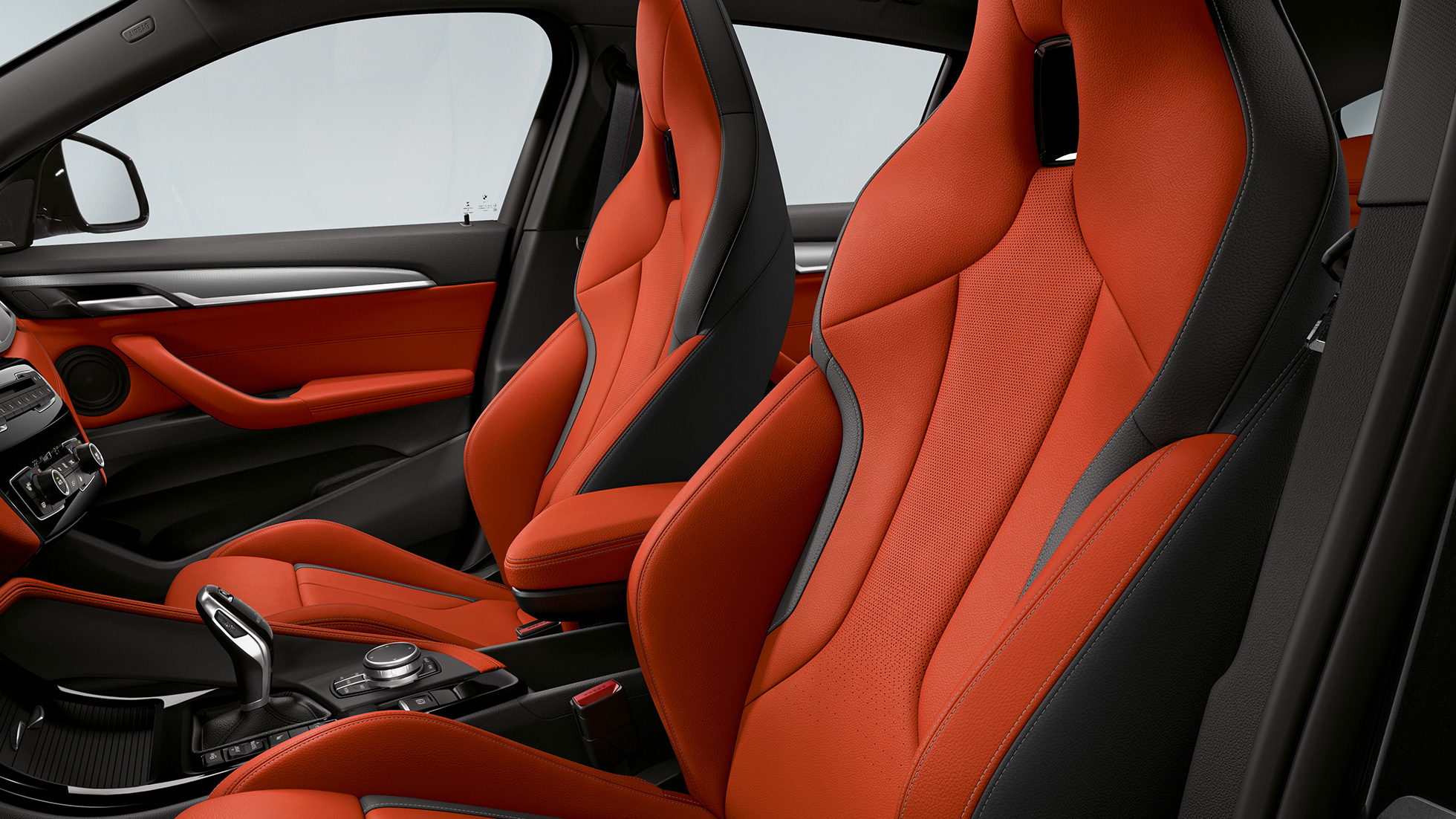 M-urheiluistuimet BMW X2 M35i M-urheiluistuimet BMW X2 M35i F39 sisätila