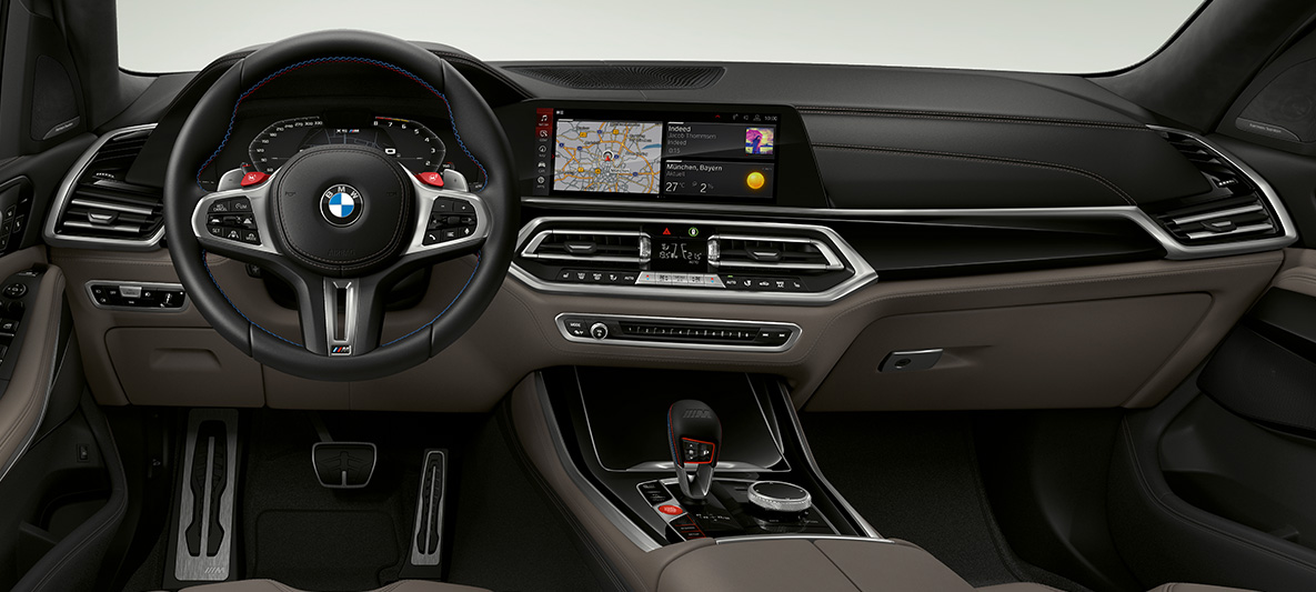 Nahkainen M ohjauspyörä, BMW X5 M F95 Nahkainen M ohjauspyörä, jossa kontrastikoristeompeleet, BMW X5 M F95 2020 SUV, ohjaamo