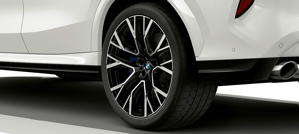 21'' M kevytmetallivanteet Bicolor Orbit Grey, BMW X6 M F96 21'' M kevytmetallivanteet Bicolor Orbit Grey, BMW X6 M F96 2020 SUV, lähikuva